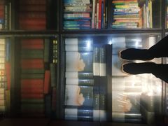 -钟书阁(松江泰晤士小镇店)