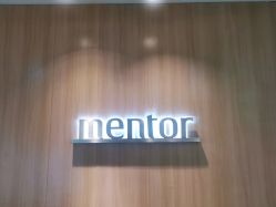 -Mentor Hair Salon