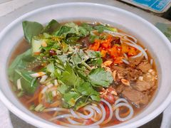 -爆炸头阿姨小四川正宗川味小吃(无任何分店)