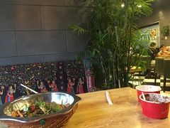 -愉肴麻辣香锅(中山路店)