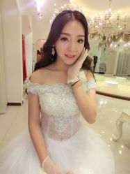 -艾米丽婚纱礼服