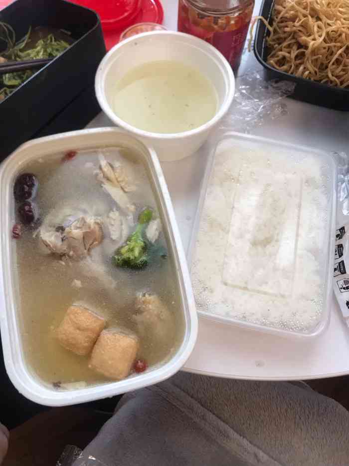 差一碗鸡汤饭"回学校点的第一次外卖8282差一碗鸡汤饭82.