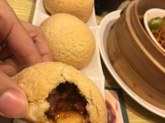 酥皮焗叉燒包-添好运点心专门店(百老汇店)