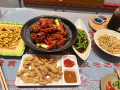 -肥肥虾庄·金牌油焖大虾(杨园滨江时代walk店)