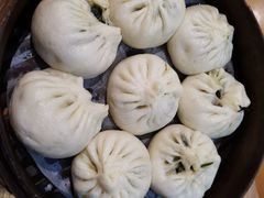 鲜虾韭菜三鲜包-草包包子铺(宽厚里店)