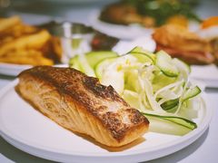 周末早午餐香煎新西兰三文鱼-壳里西餐厅Coquille Seafood Bistro(蒙自路店)