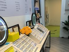 -天空之镜眼镜店蔡司依视路配镜授权零售店(望京颐堤港店)