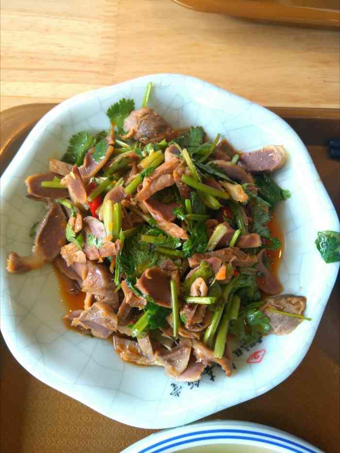 鸿喜饭堂(东站店)-"临安东站坐车回市区,看看临近中午饭店,刚.