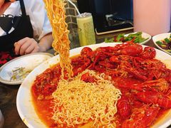 金汤蒜香小龙虾-上海老城区小龙虾虾宴·杭帮菜(五柳巷店)