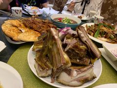 -牧场烧烤餐饮广场