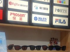 -豪门视光·星趣控·蔡司依视路眼镜代理商(中央大街店)