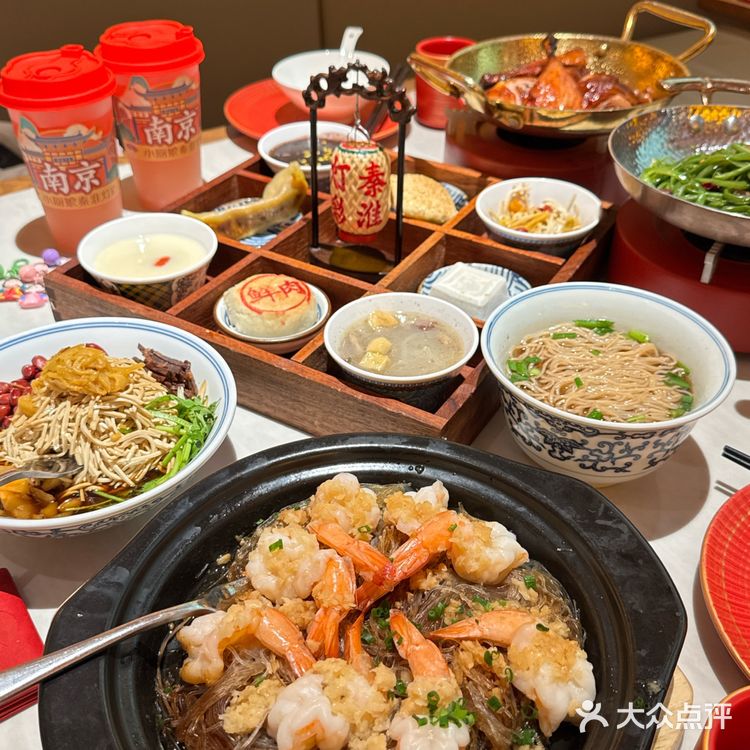 夫子庙这家小厨娘秦淮灯会太卷了！好吃好看！