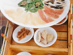 -桥香园过桥米线(国贸店)