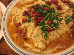 -闯关东东北农家菜(崂山石老人店)