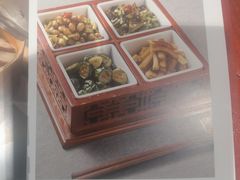 -蓝田九大碗民俗食府(蓝田店)