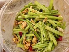 肉炒芹菜-五谷丰登·胶东海鲜·家常菜(张村店)