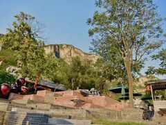 -百里峡七彩艺术小镇