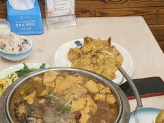 -小锅饭豆腐馆(重工北街普罗旺斯店)