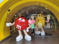 -m豆巧克力世界(上海世茂广场店)