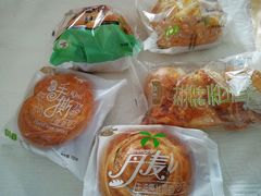 -绿姿鲜奶烘焙(临城店)