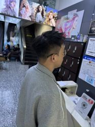 点击看大图 -藤野造型专业烫染接发