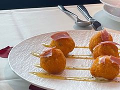 -MONICH牛排融合餐厅(和义大道购物中心店)