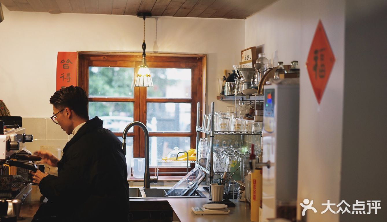 TonTon小屋☕️社区咖啡甜点木质小屋