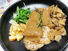 苹果白兰地酱汁烤猪排-娜娜家·Nana's restaurant(国金汇店)