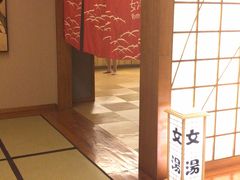 女汤前换鞋处-汤泉良子(金源店)