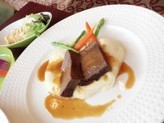 -香格里拉鱼跃地中海西餐厅·牛排披萨