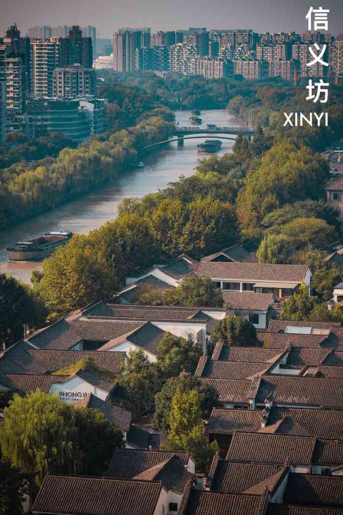 富义仓艺术中心-"富义仓展览:偷月亮93去的时候很多人,.