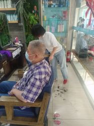 -阿兵荣辉美容理发有限公司