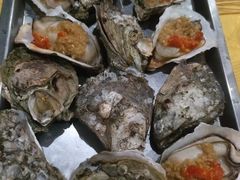 新鲜原味蒜蓉辣酱味-蚝哥花姐湛江烤生蚝(美丽湾市场店)
