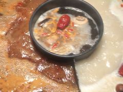 -老牌坊云南鱼豆花火锅(哈西万达店)