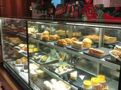 面包甜点陈列柜-星巴克臻选(广州沙面店)