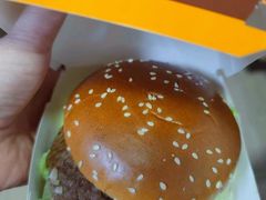 -麦当劳(乳山路店)