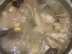 -千岛蚝高压锅生蚝·人参火锅(白云万达店)