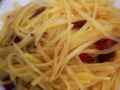 -渝君重庆火锅(嘉宾路店)