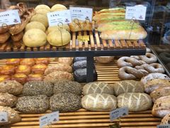 -焙丽拾光(麦凯乐直营店)