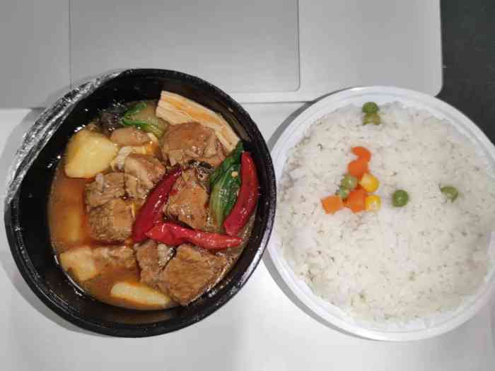 牛顿来了·牛腩煲饭·大口吃牛腩(望京店)-"点的是外卖包装还是挺好的