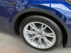 -TESLA 特斯拉(广州天环广场体验店)
