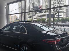 -上海星瀚奔驰4S店(长寿路店)