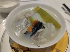 -深圳富苑皇冠假日套房酒店