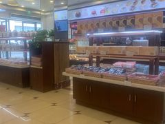 -红宝石·鲜奶小方·海派西点房(南丹店)