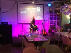 -樱花里音乐餐吧·牛扒椰子鸡(东圃店)