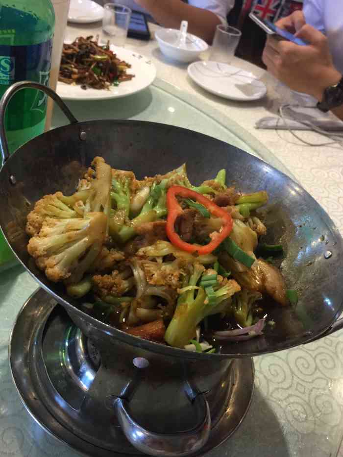 吴越荣记私房菜(中央景城店"这次的菜比较合胃口,不过油盐味精还是