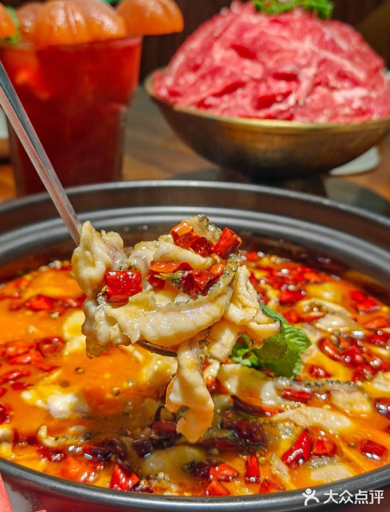 🍣无锡人!这家酸菜鱼店疯了吧!活鱼蹦着上桌