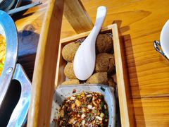 -野山舂·贵州现舂酸汤火锅(鸿通城店)