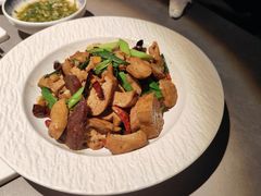 -伴山牛贵州黄牛肉火锅·苗疆非遗艺术餐厅(上海首店)