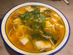 酸汤小面片-阿西娅·西北妈妈拿手菜·清真(西关店)